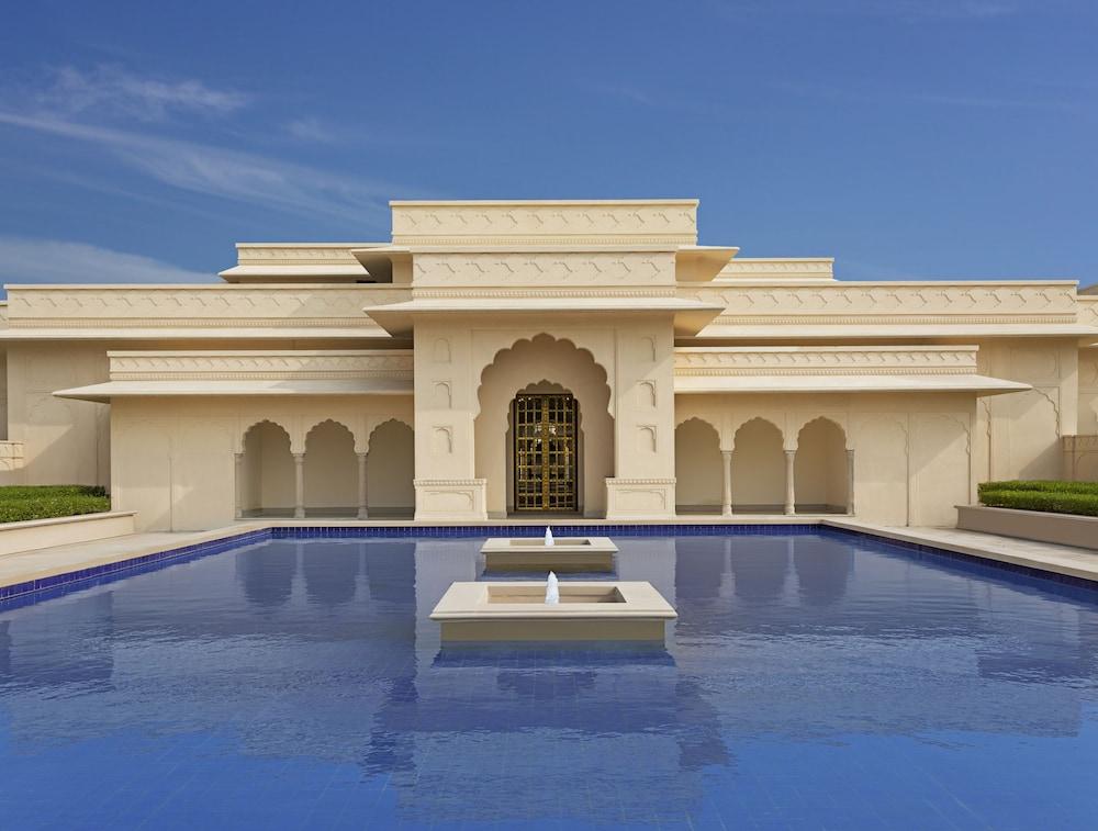 swimming pool spa
