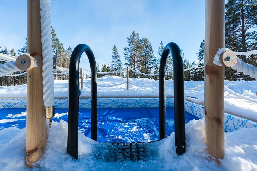 swimming pool spa