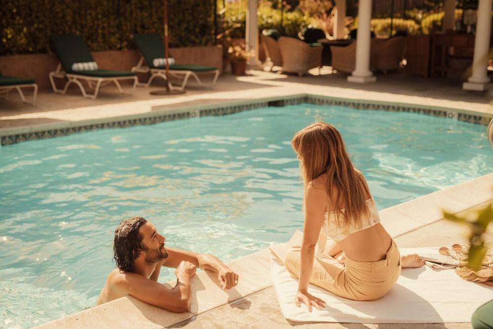 swimming pool spa