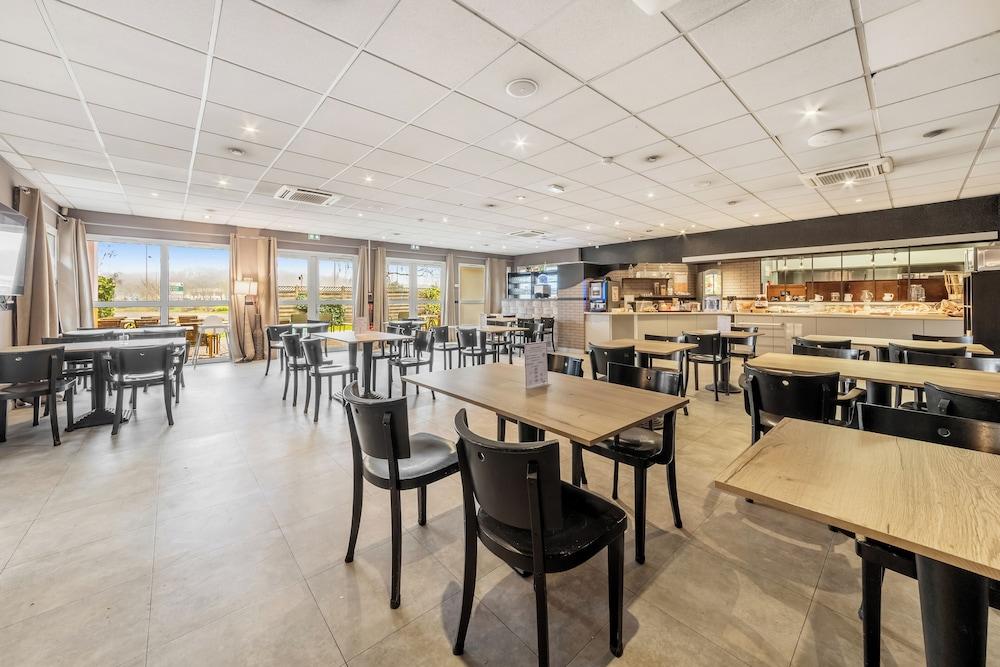 restaurant cafeteria