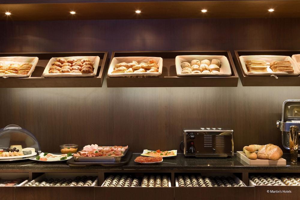 restaurant-cafeteria