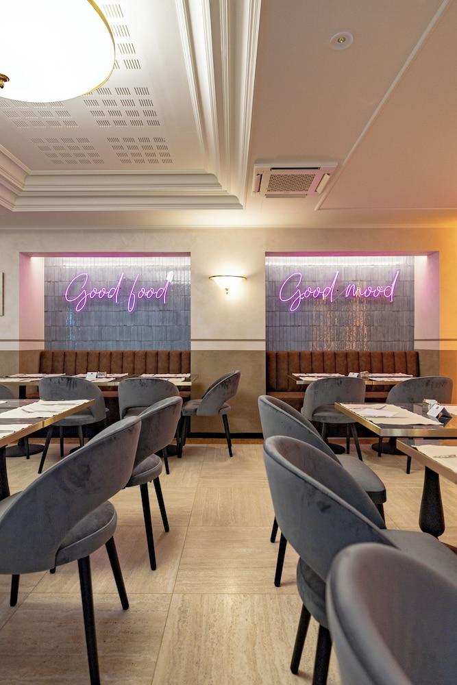 restaurant cafeteria