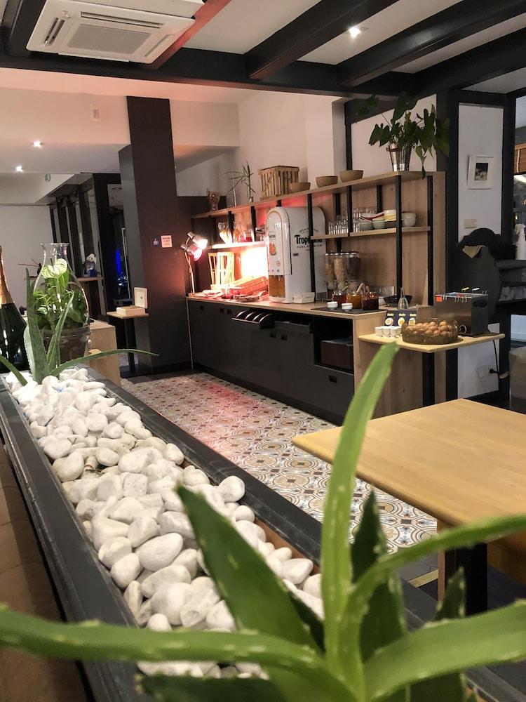 restaurant-cafeteria