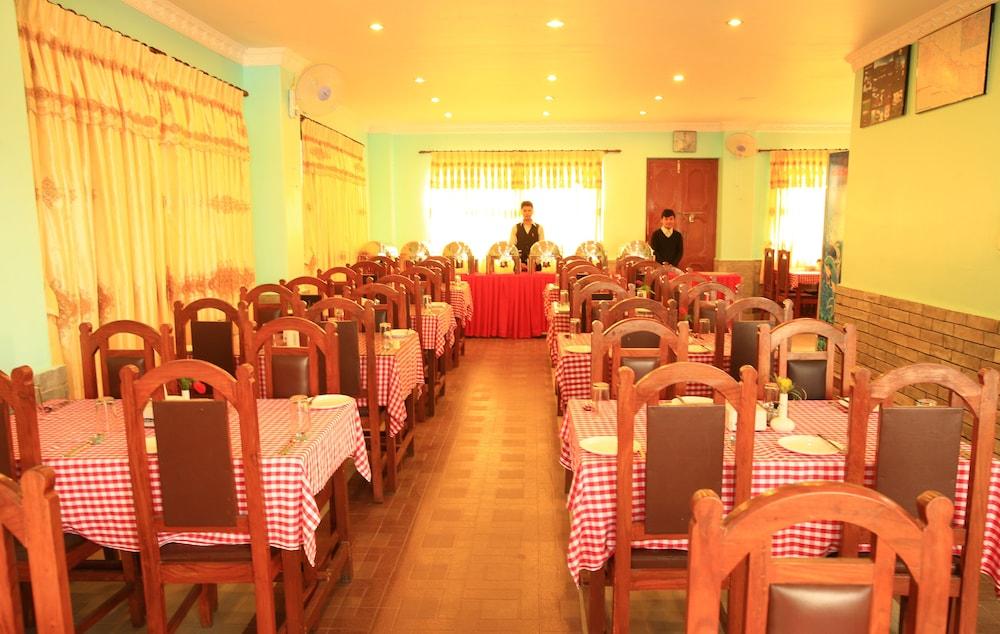 restaurant-cafeteria
