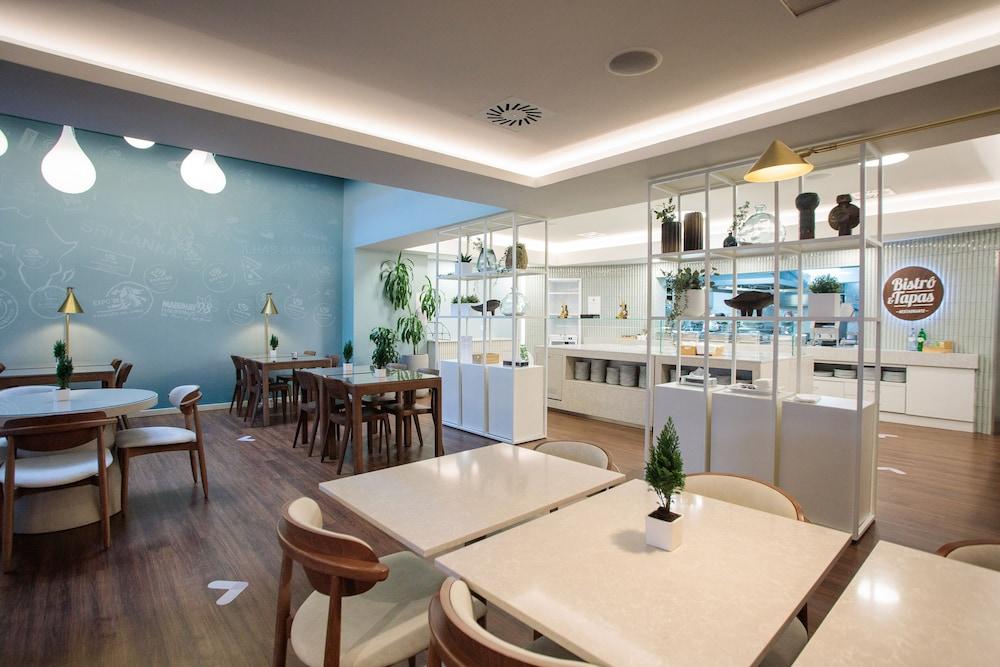 restaurant cafeteria