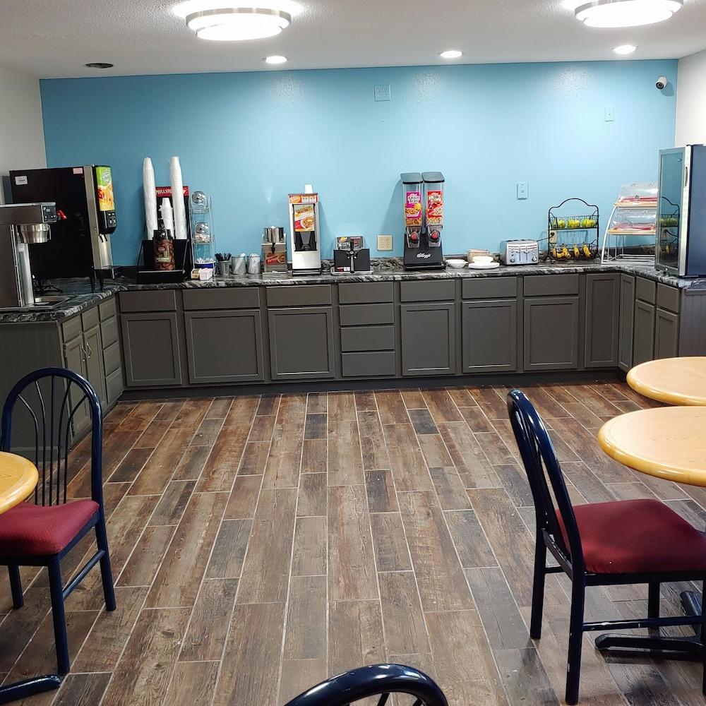 restaurant cafeteria