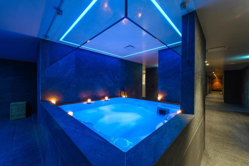 swimming pool spa