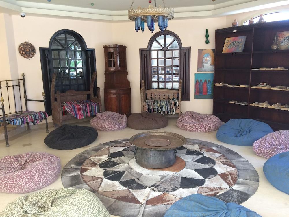 lounge