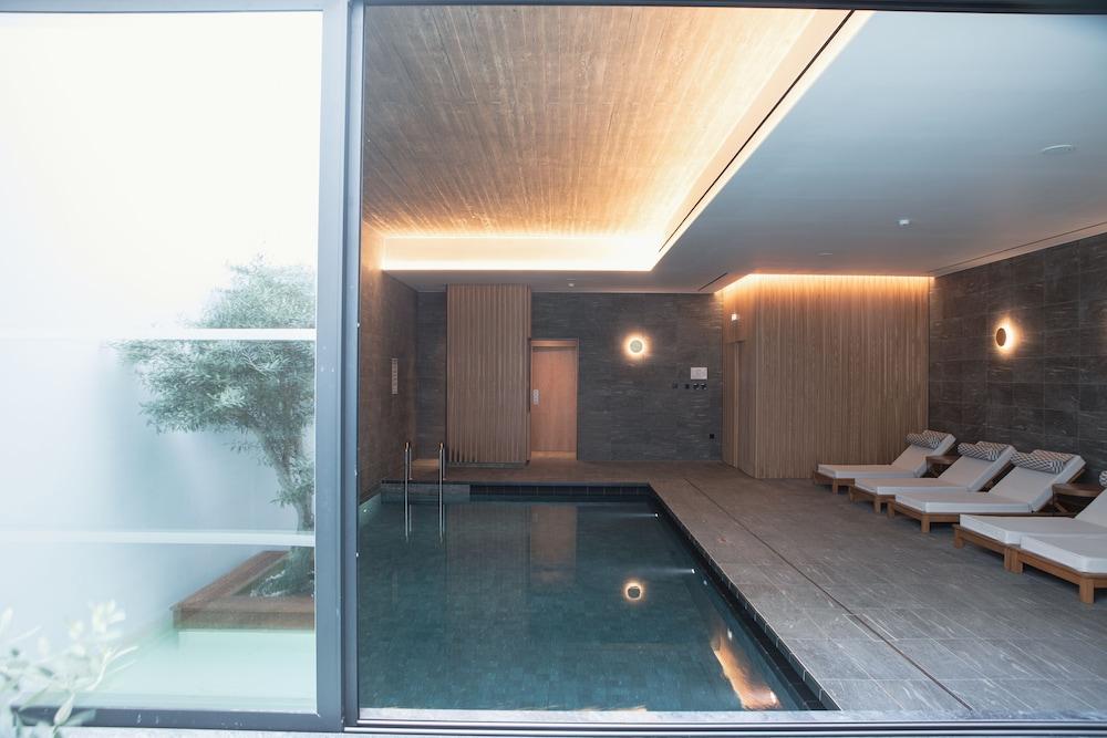 swimming pool spa