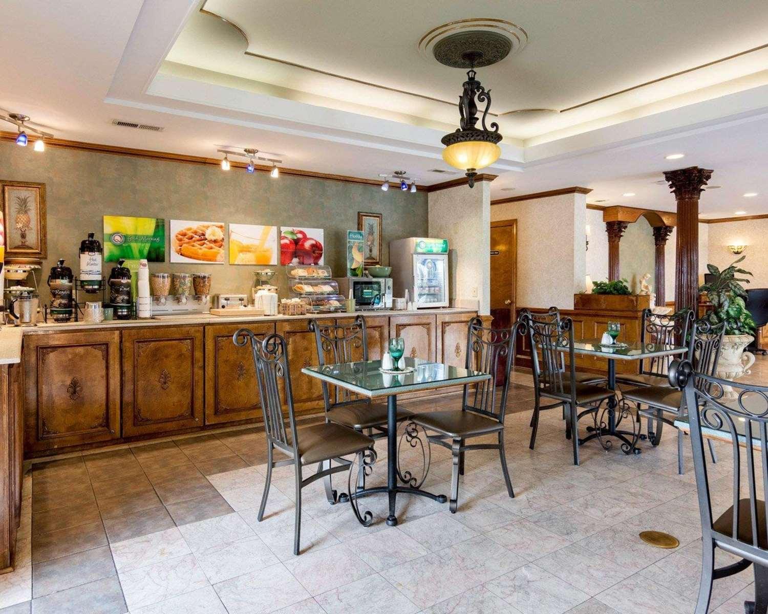 restaurant cafeteria