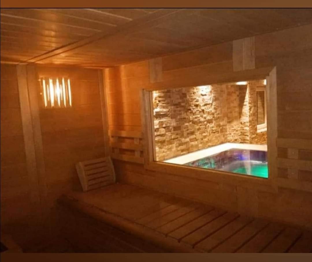 swimming pool spa