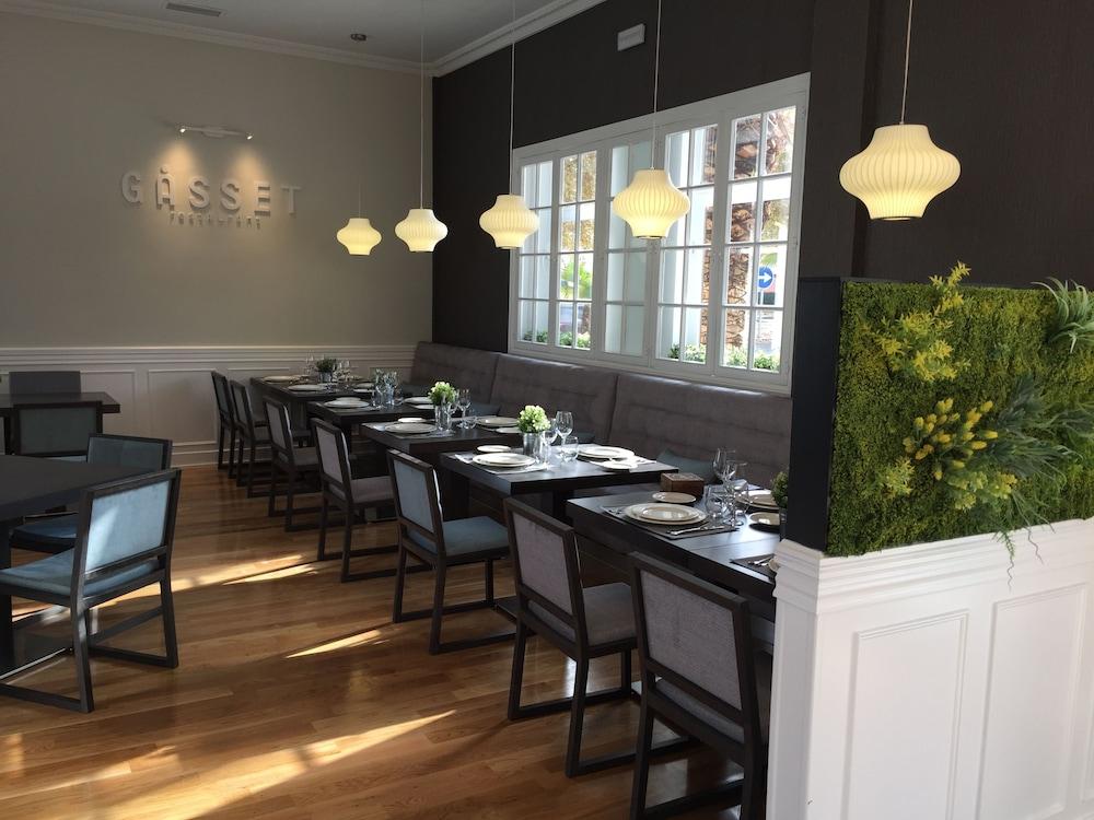 restaurant cafeteria