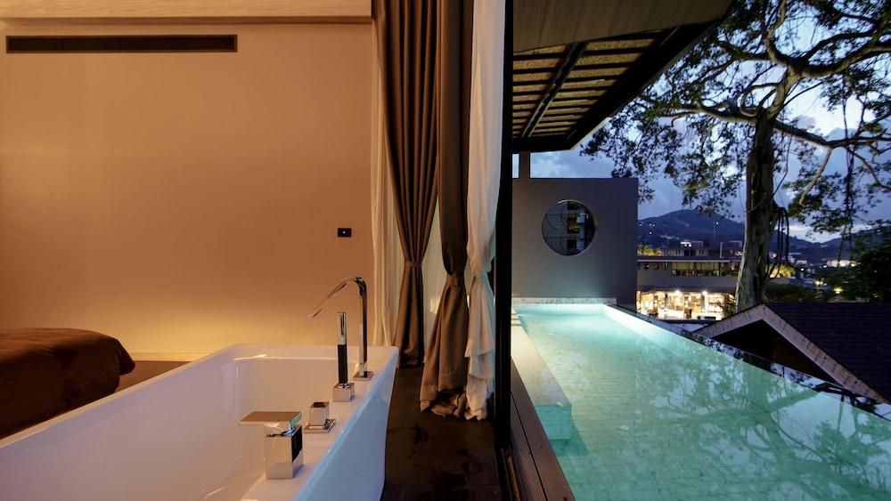 swimming pool spa