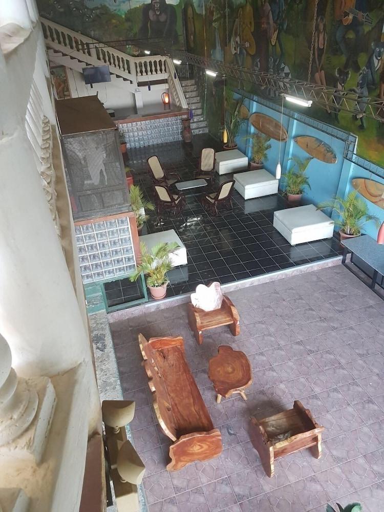 lounge
