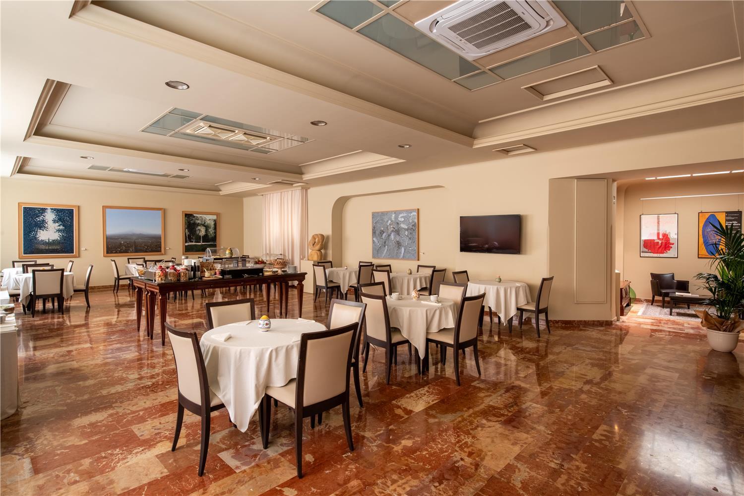 restaurant cafeteria
