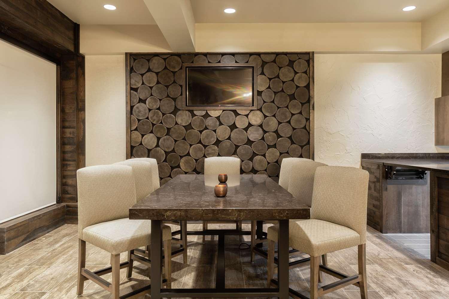 restaurant cafeteria