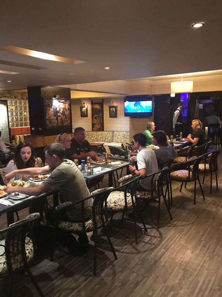 restaurant-cafeteria