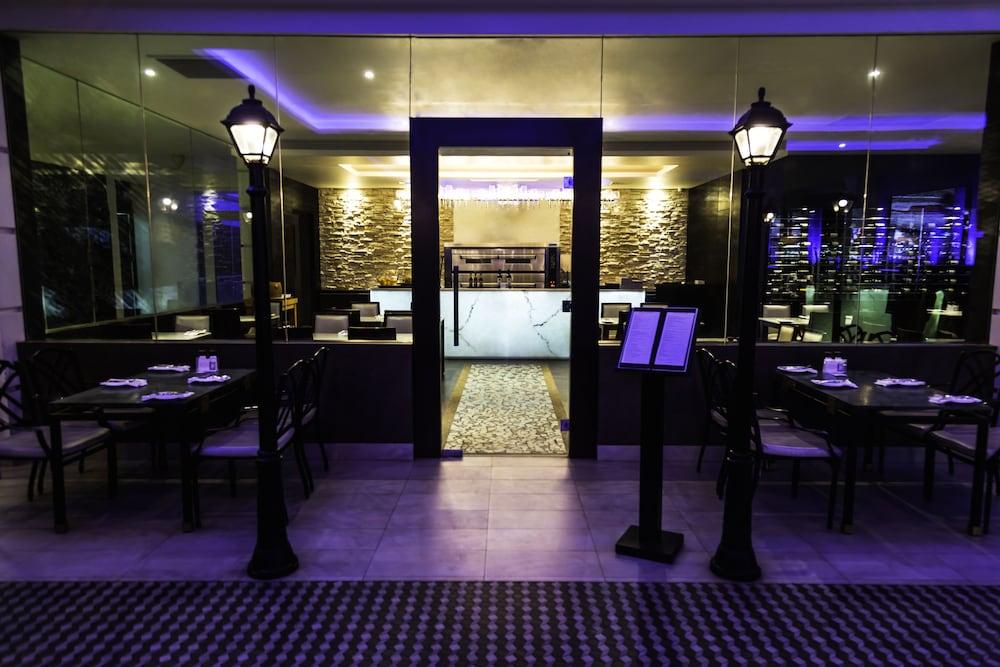 restaurant-cafeteria