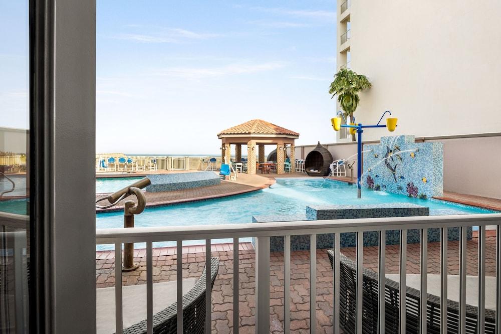 swimming pool spa