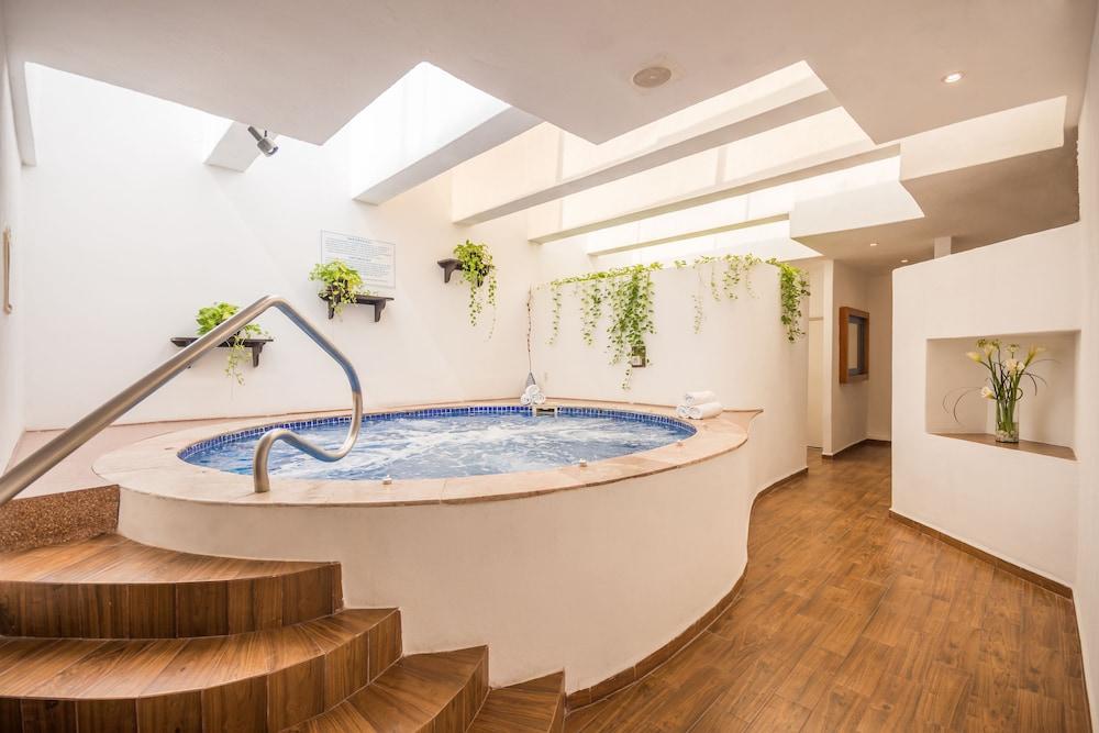 swimming pool spa