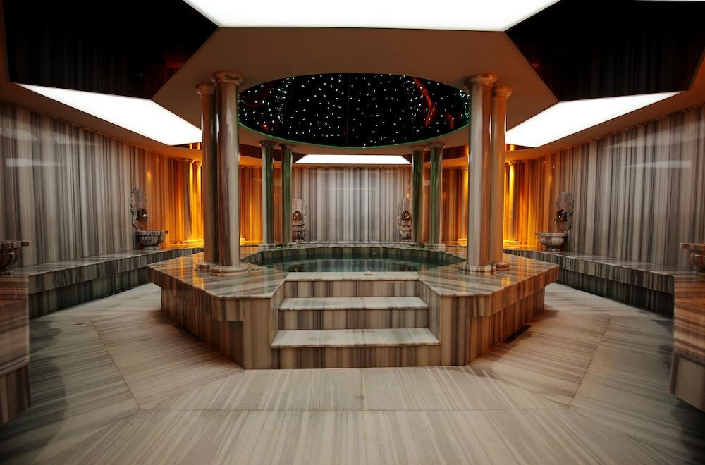 swimming pool spa