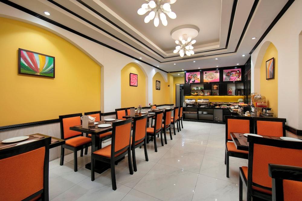 restaurant cafeteria