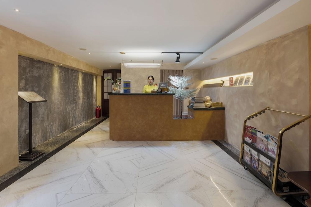 lobby