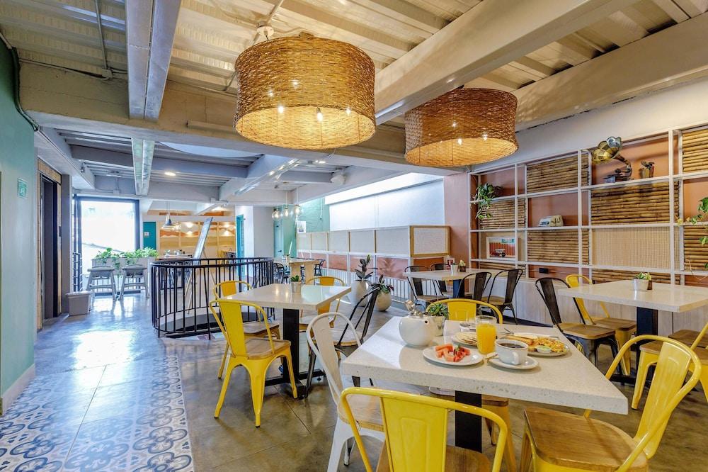 restaurant cafeteria