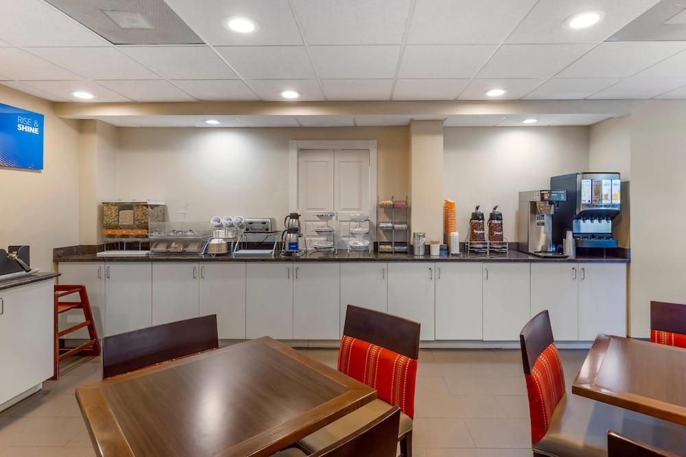 restaurant cafeteria