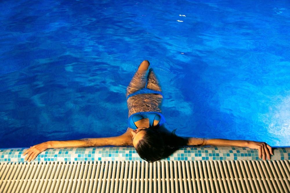 swimming pool spa