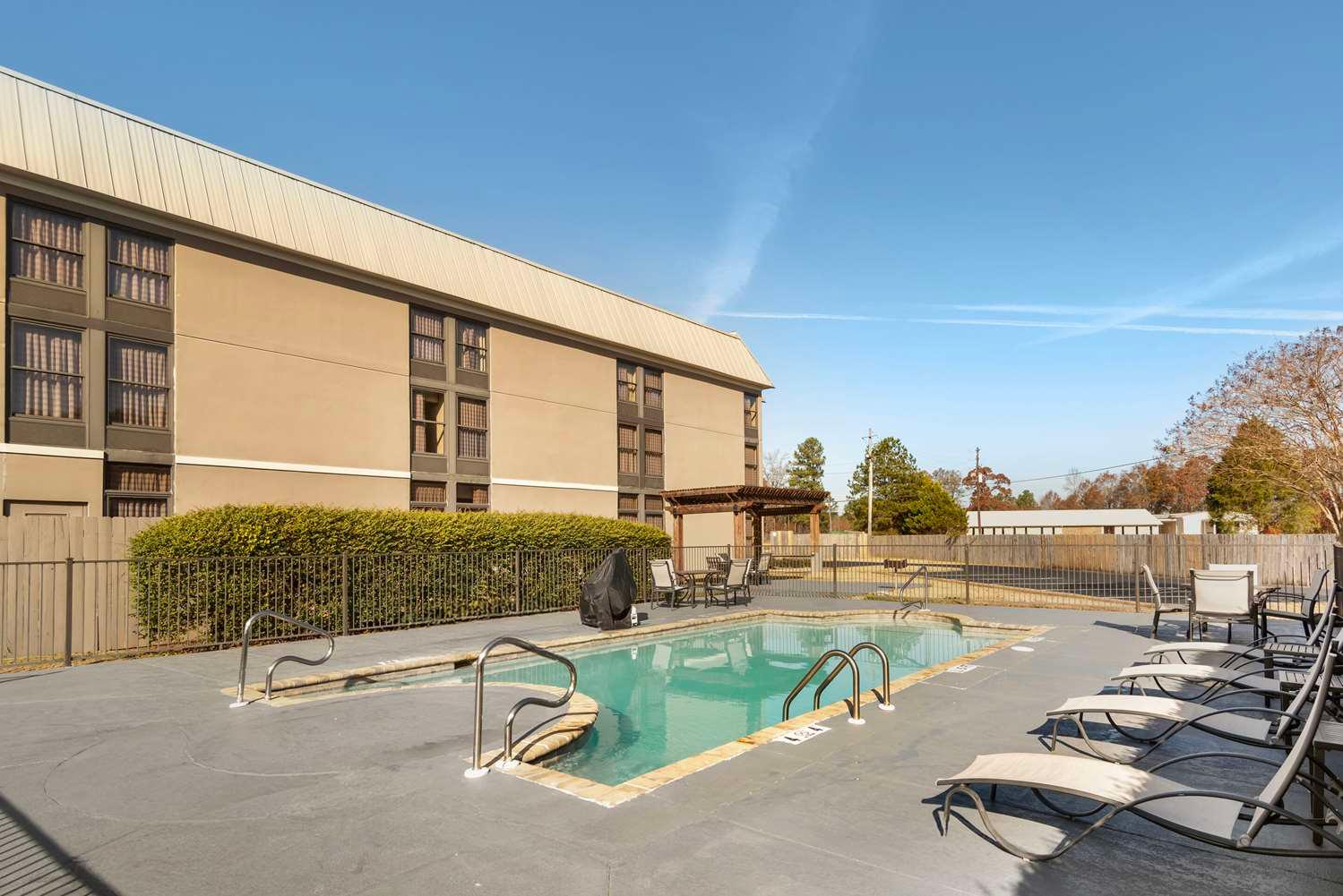 swimming pool spa