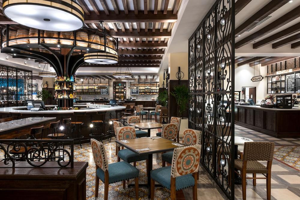 restaurant cafeteria