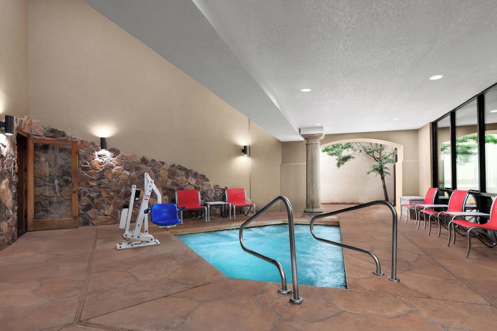 swimming pool spa