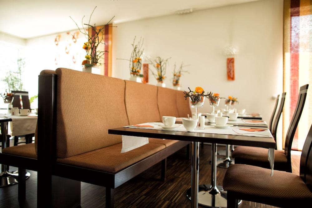 restaurant-cafeteria