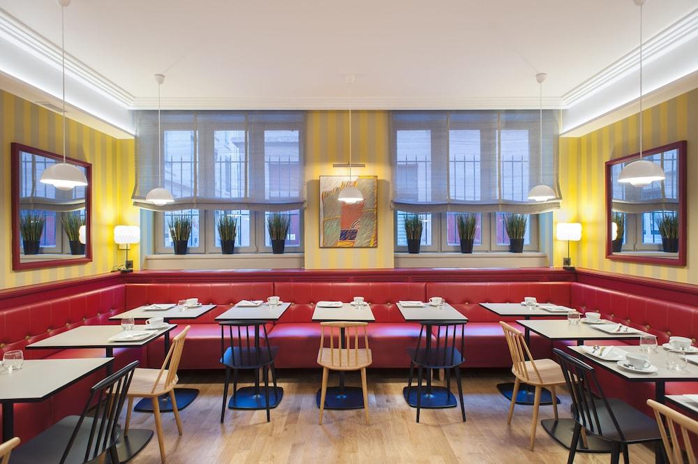 restaurant cafeteria