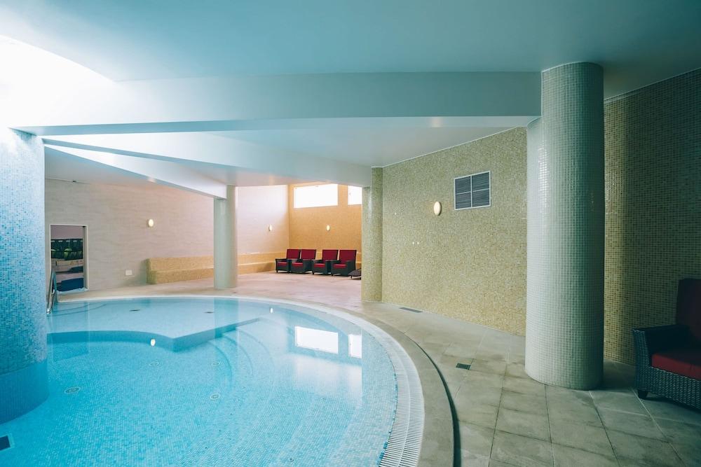 swimming pool spa