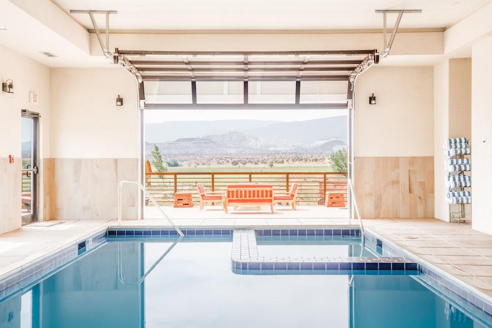 swimming pool spa