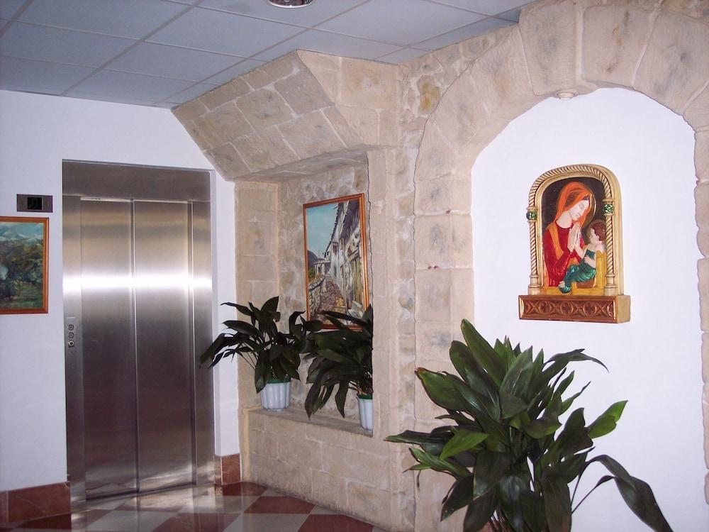 lobby