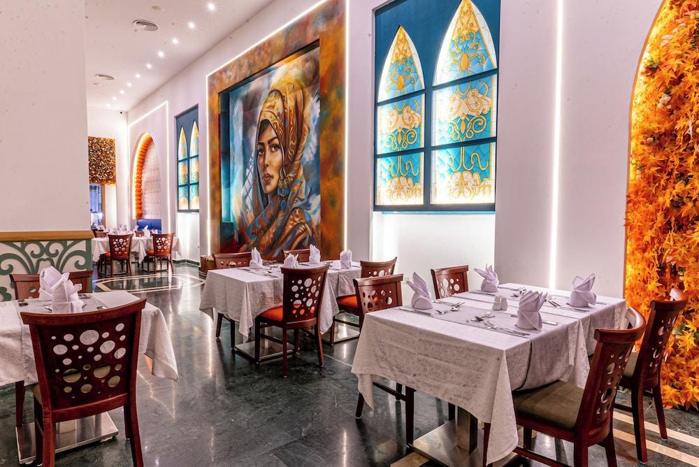 restaurant cafeteria