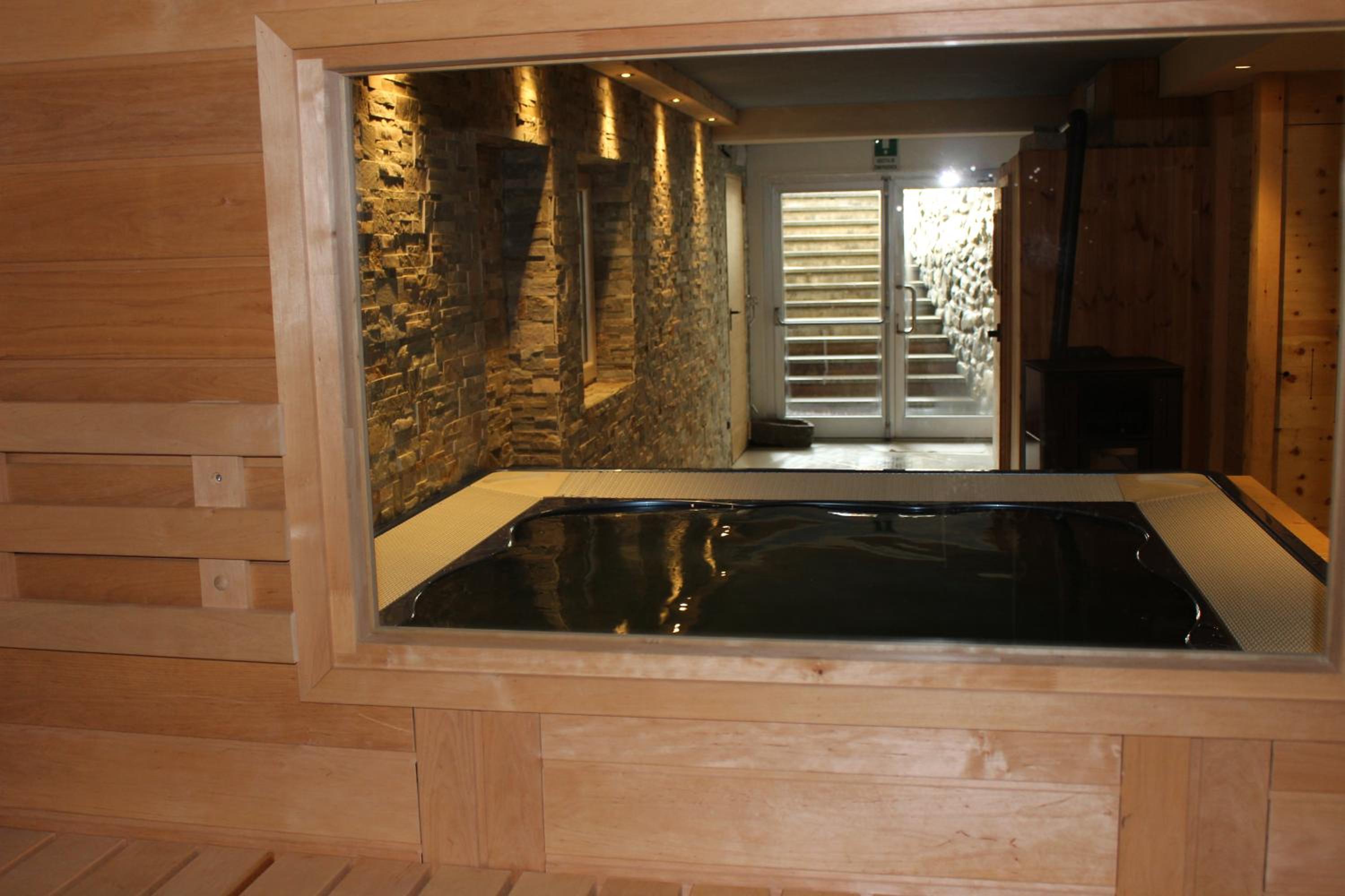 swimming pool spa