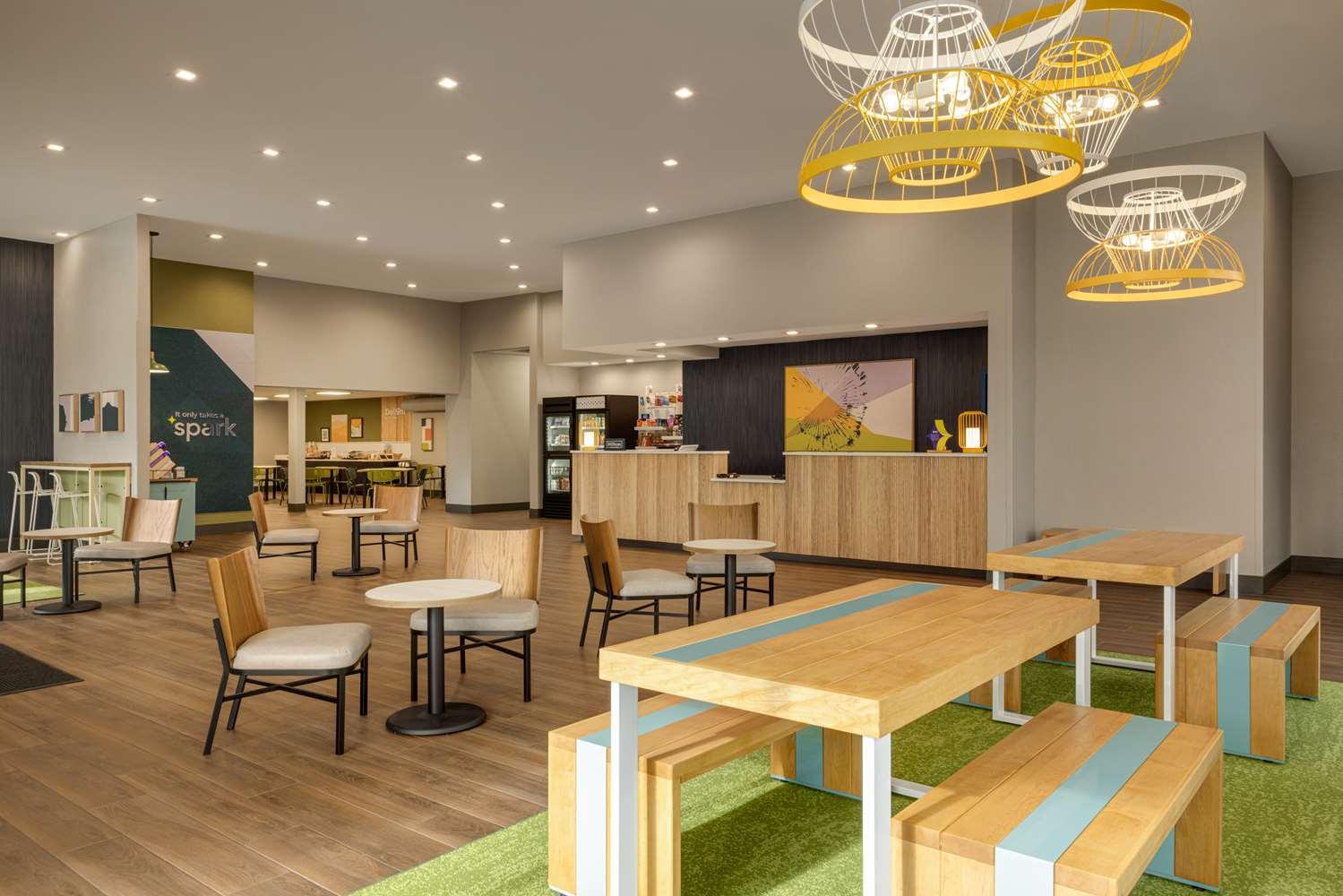 restaurant cafeteria