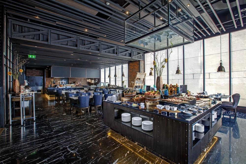 restaurant cafeteria