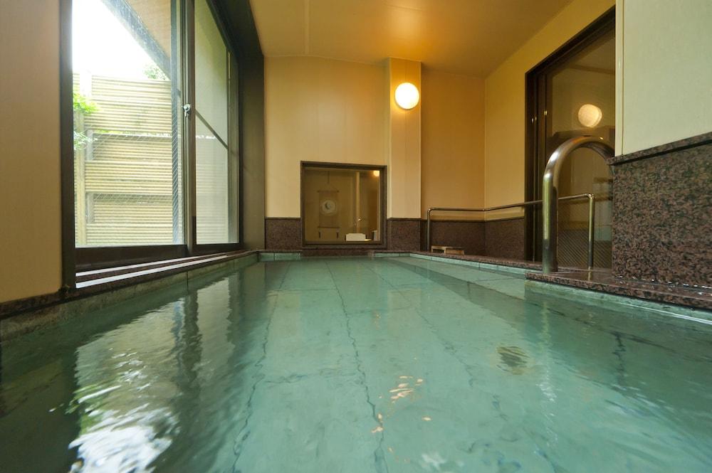 swimming pool spa