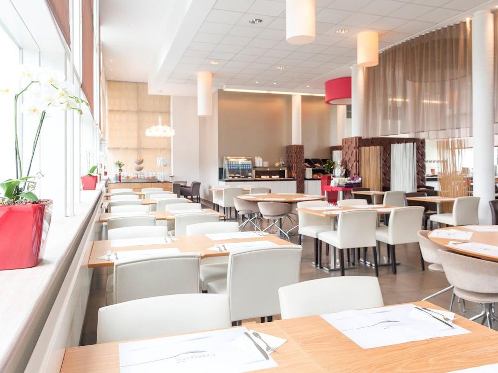 restaurant-cafeteria