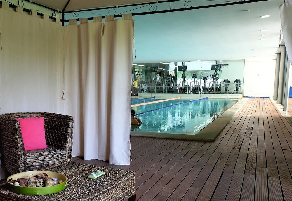 swimming pool spa