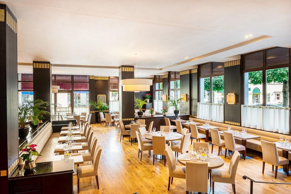 restaurant cafeteria