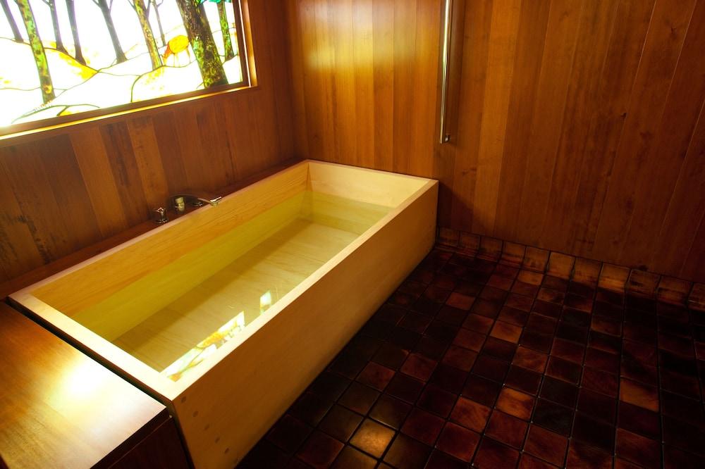 swimming pool spa