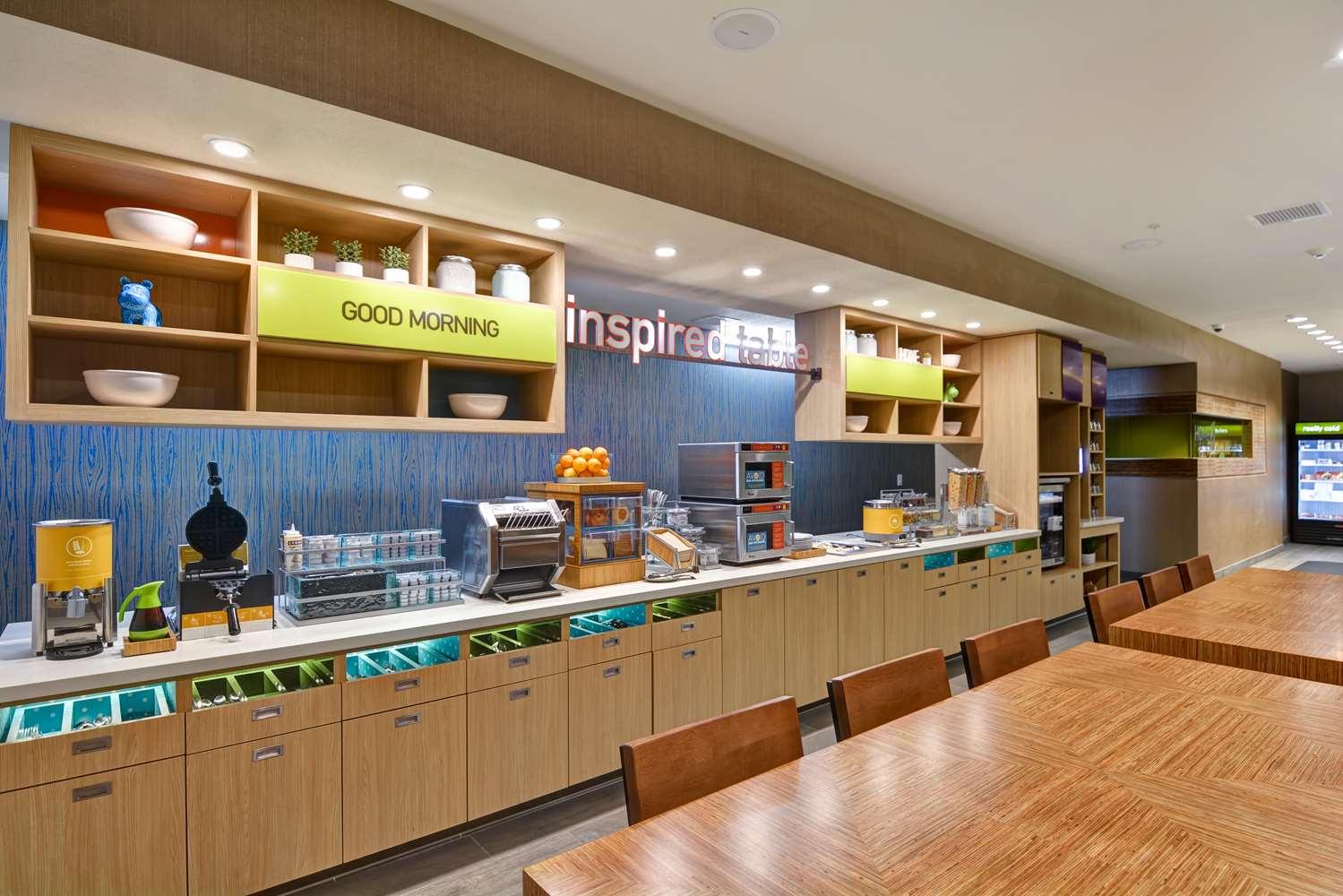 restaurant cafeteria