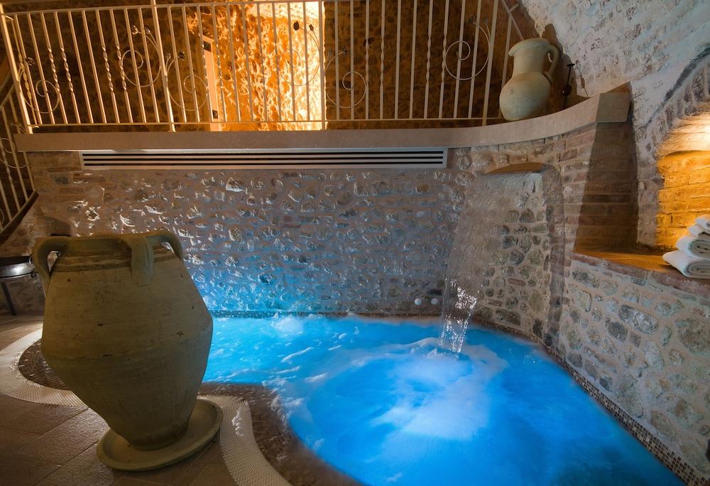 swimming pool spa