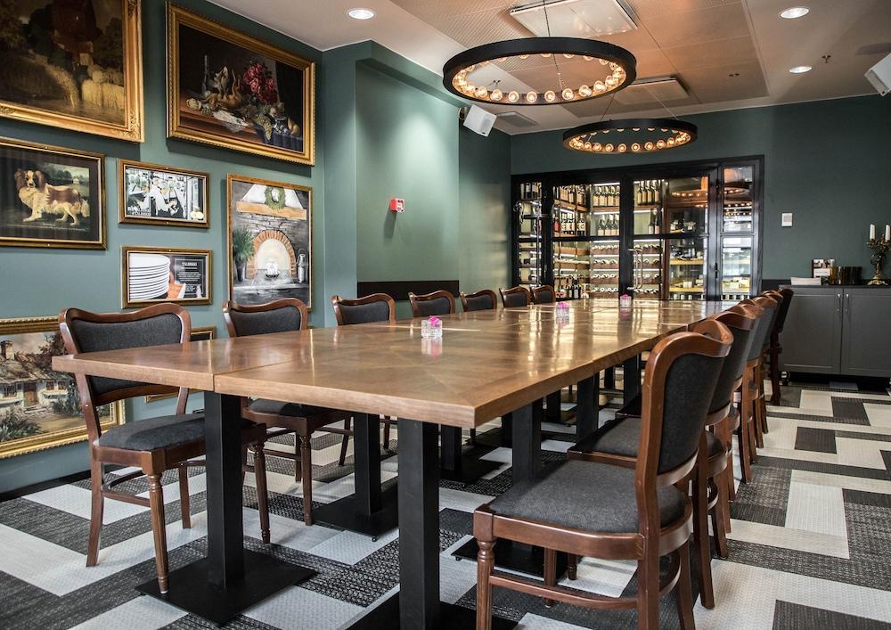 restaurant cafeteria
